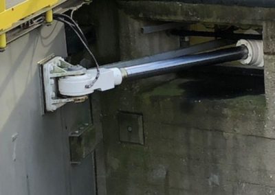 Hydraulische cilinder voor sluisdeur